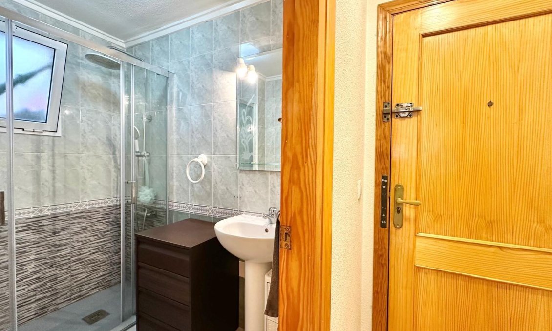 Revânzare - Apartament -
Torrevieja - Centro