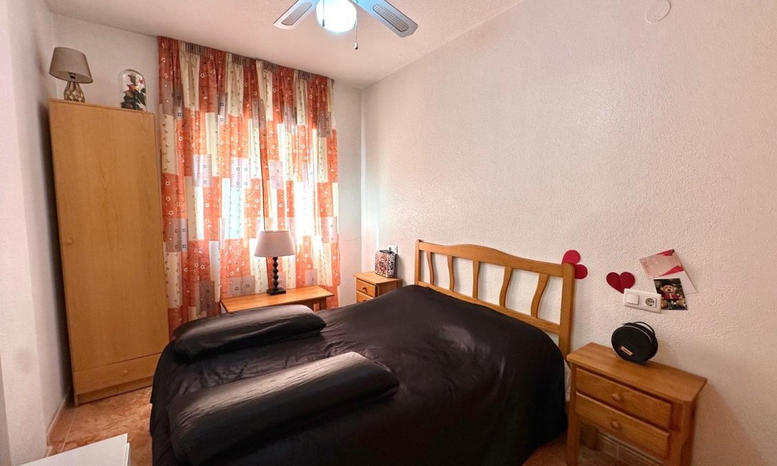 Revânzare - Apartament -
Torrevieja - Centro