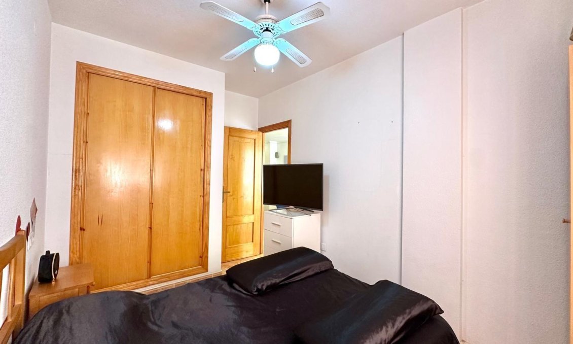 Revânzare - Apartament -
Torrevieja - Centro