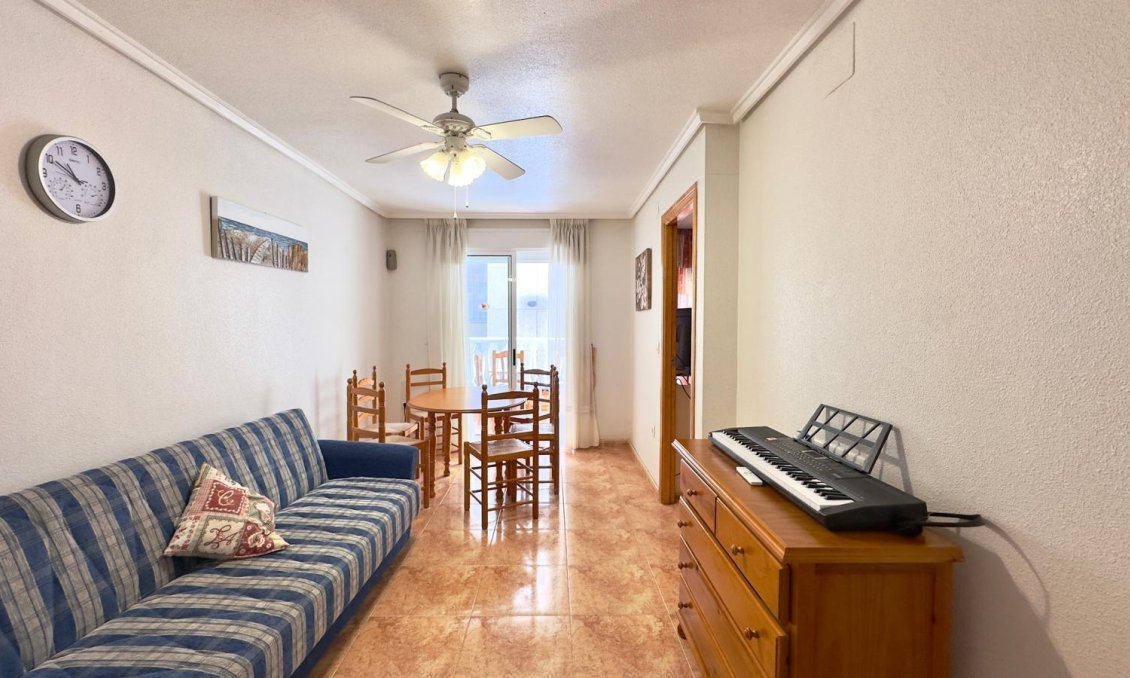 Revânzare - Apartament -
Torrevieja - Centro