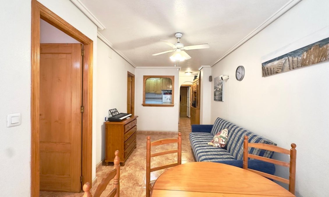 Revânzare - Apartament -
Torrevieja - Centro
