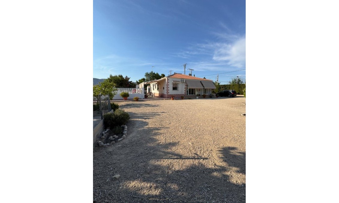 Használt Ingatlanok - Villa -
Albatera - Partida Lomas