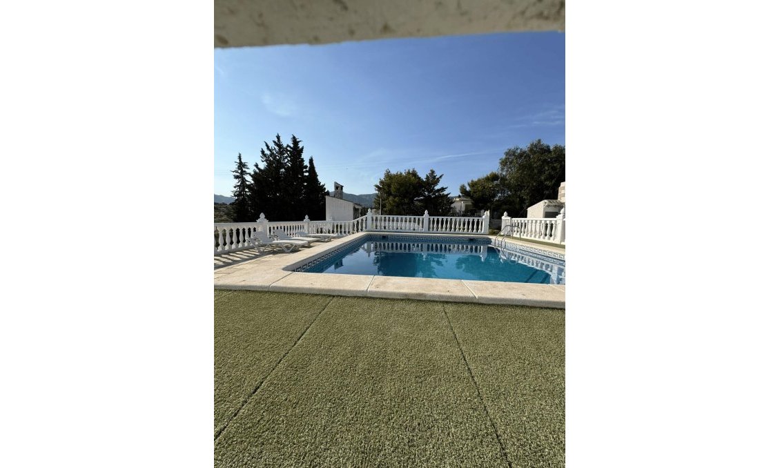 Használt Ingatlanok - Villa -
Albatera - Partida Lomas