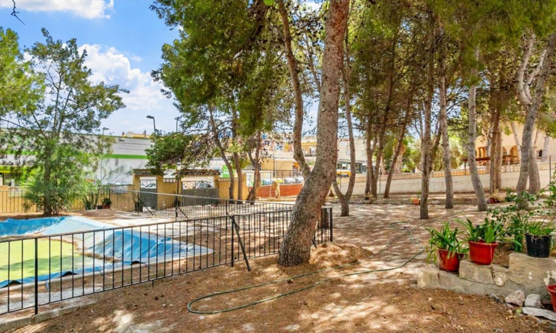 Resale - Villa -
Torrevieja - Costa Blanca