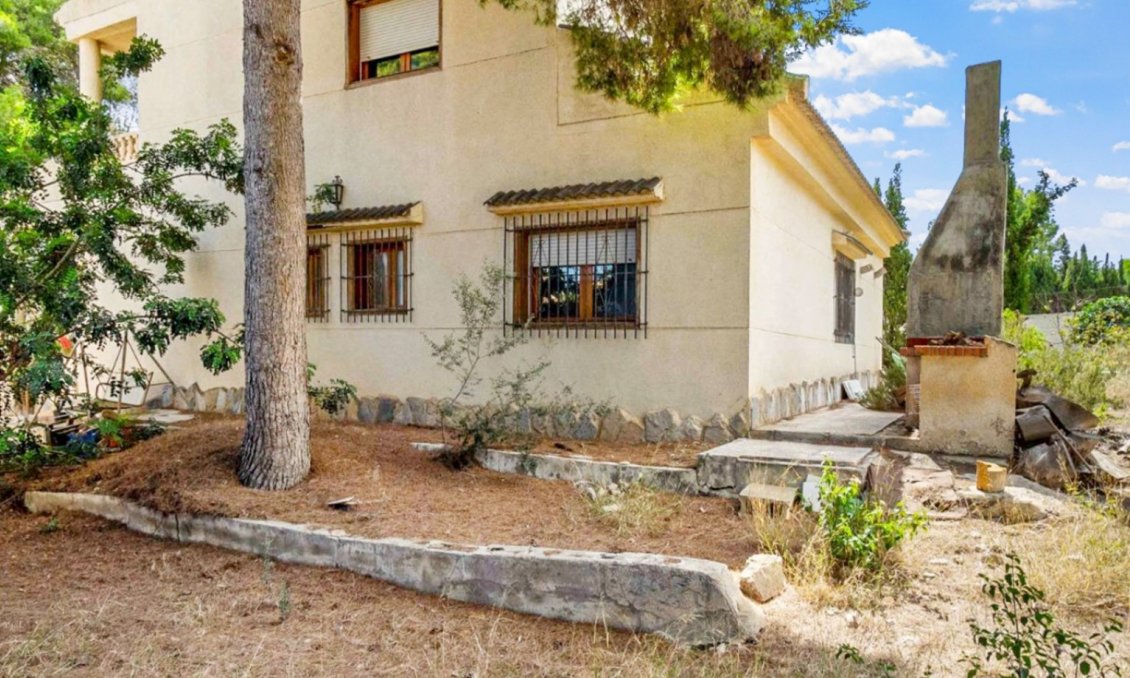 Resale - Villa -
Torrevieja - Costa Blanca