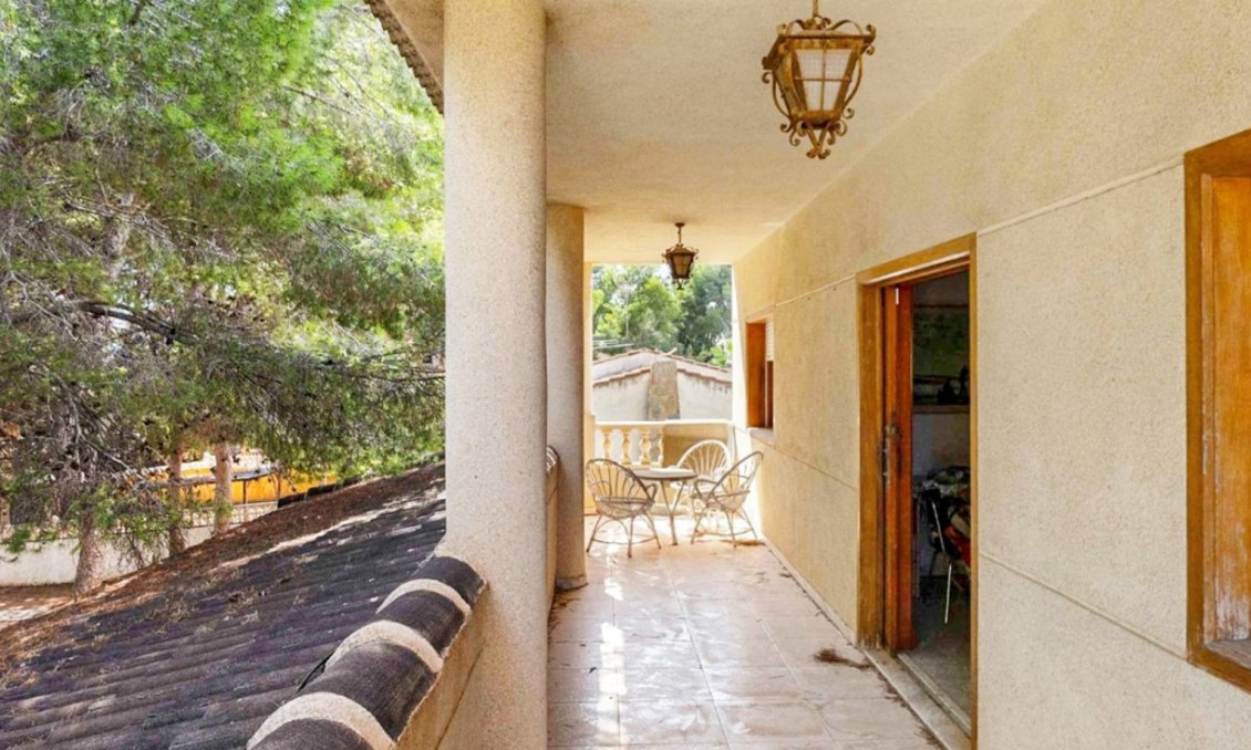 Resale - Villa -
Torrevieja - Costa Blanca