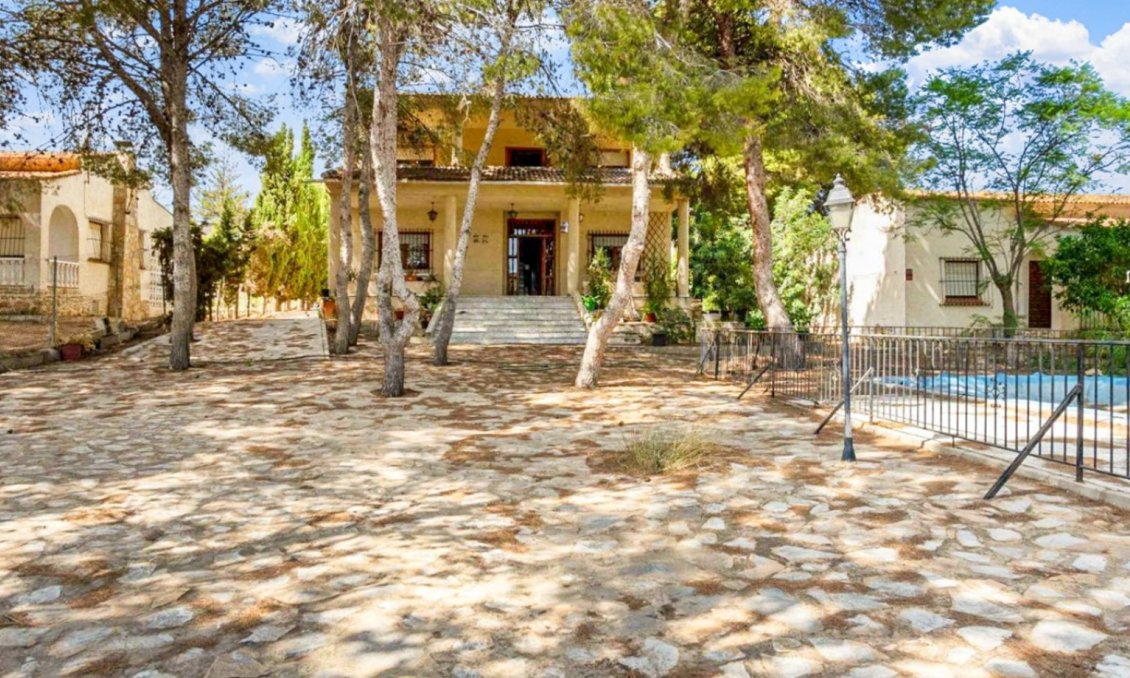 Resale - Villa -
Torrevieja - Costa Blanca