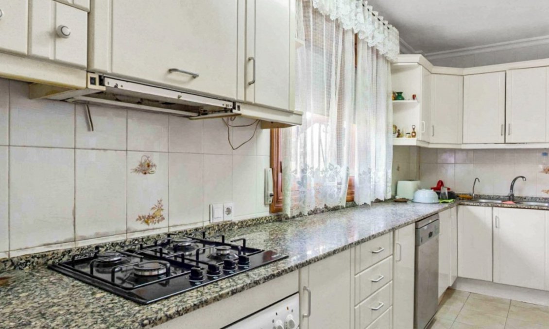 Resale - Villa -
Torrevieja - Costa Blanca