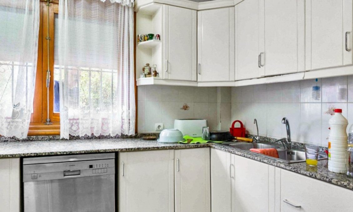 Resale - Villa -
Torrevieja - Costa Blanca