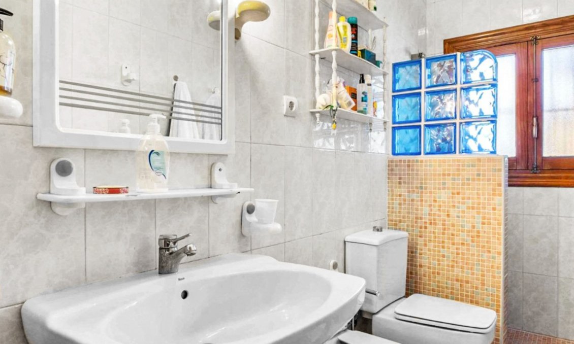 Resale - Villa -
Torrevieja - Costa Blanca