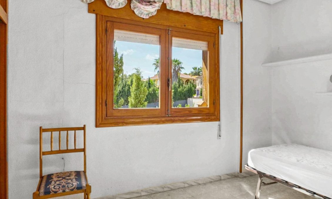 Resale - Villa -
Torrevieja - Costa Blanca