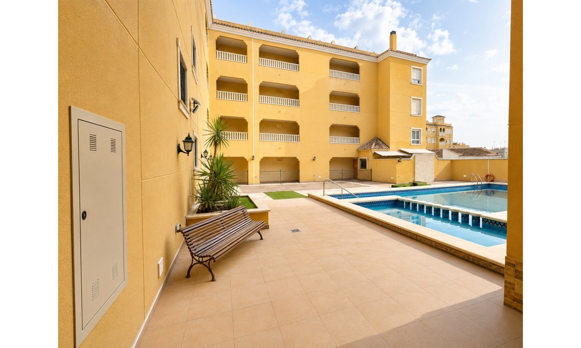 Resale - Apartment -
Almoradí - Inland