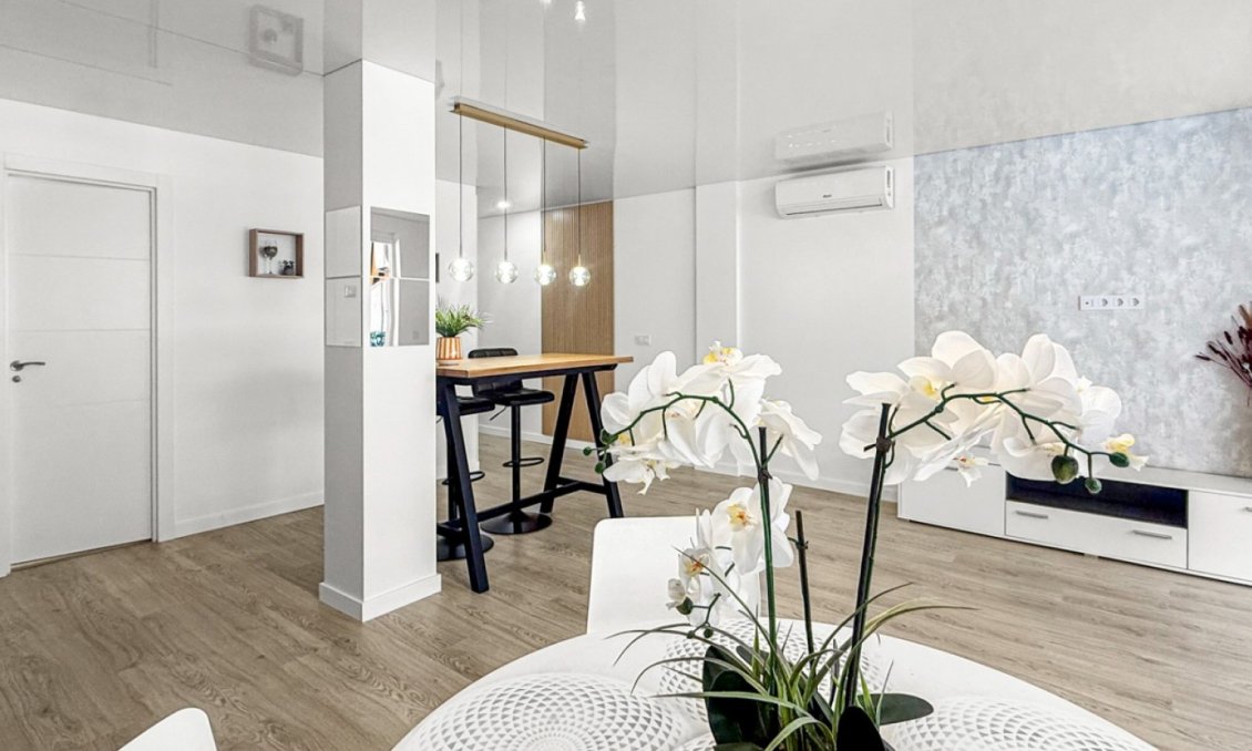 Resale - Apartment -
Torrevieja - Costa Blanca