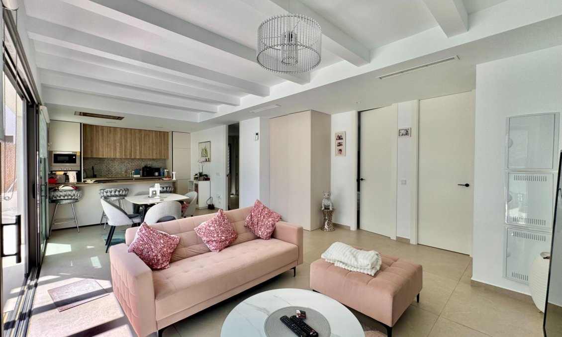 Resale - Villa -
San Miguel de Salinas - Blue Lagoon - Galán