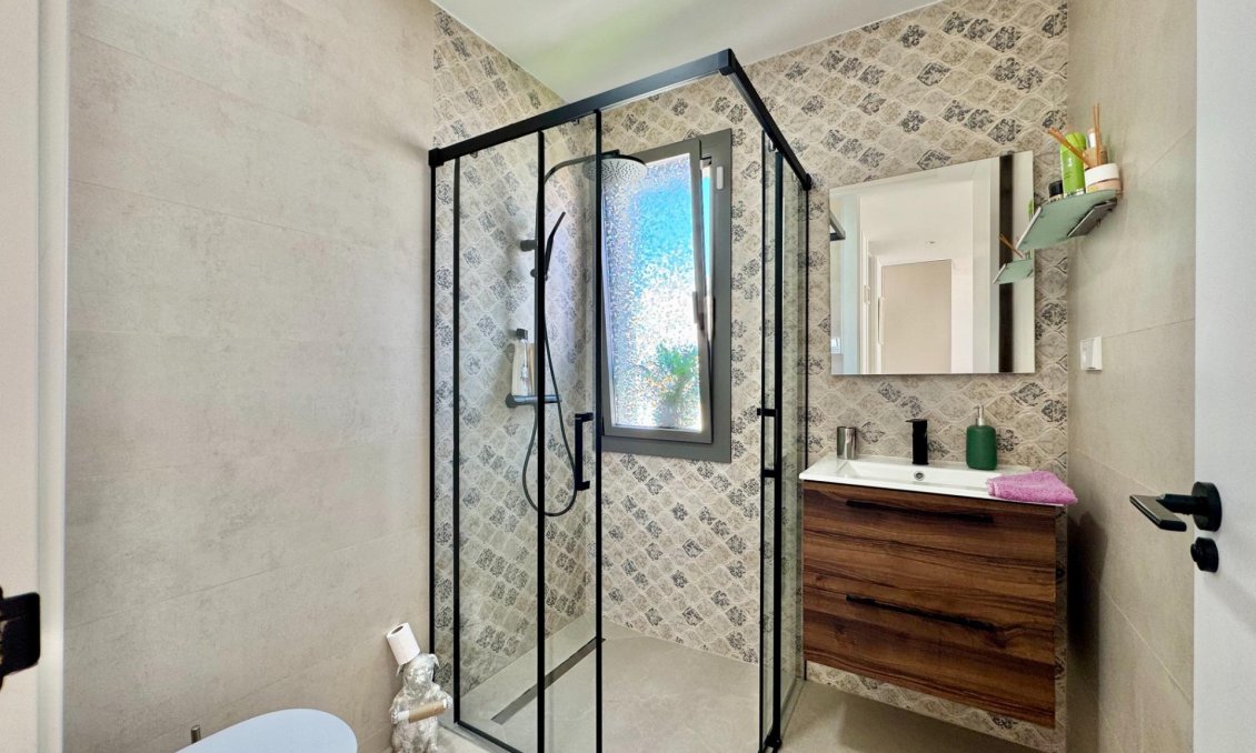 Resale - Villa -
San Miguel de Salinas - Blue Lagoon - Galán