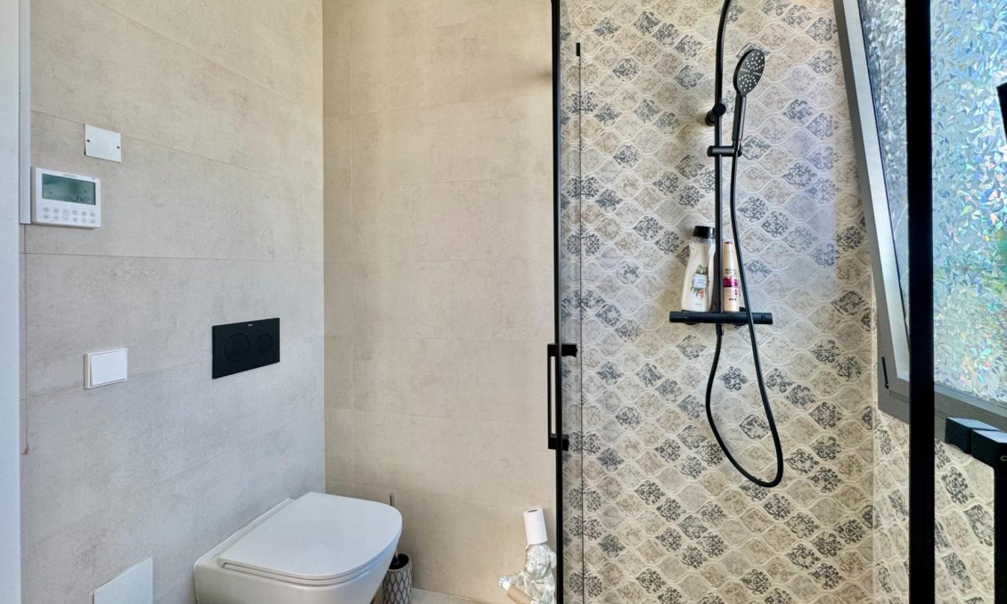 Resale - Villa -
San Miguel de Salinas - Blue Lagoon - Galán