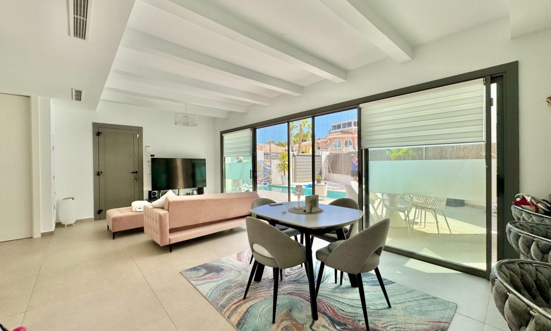 Resale - Villa -
San Miguel de Salinas - Blue Lagoon - Galán