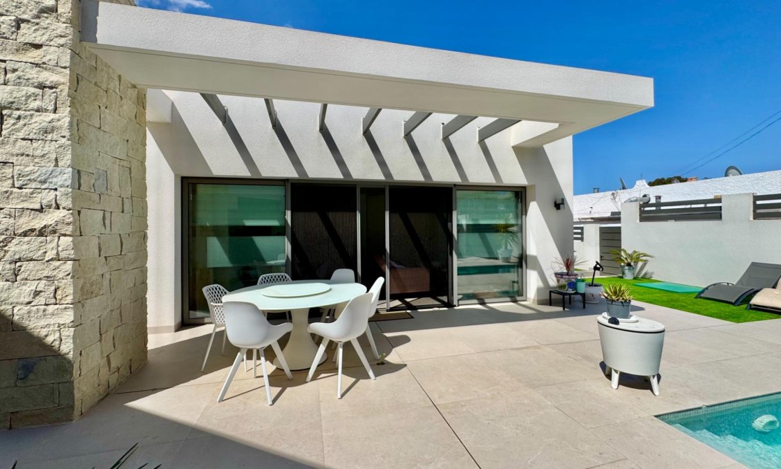 Resale - Villa -
San Miguel de Salinas - Blue Lagoon - Galán