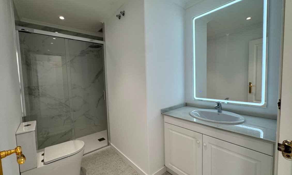 Resale - Apartment -
Orihuela Costa - Villamartín-las Filipinas