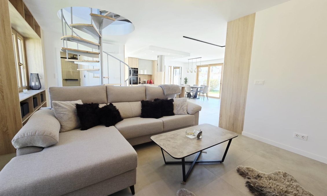 Resale - Villa -
Orihuela Costa - Cabo Roig