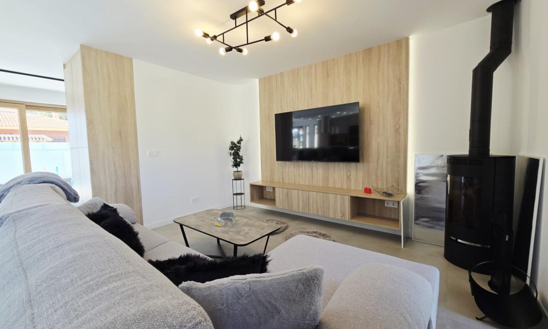 Resale - Villa -
Orihuela Costa - Cabo Roig