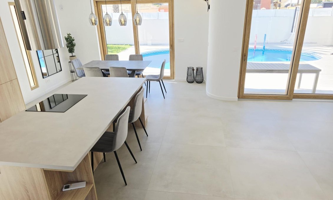 Resale - Villa -
Orihuela Costa - Cabo Roig