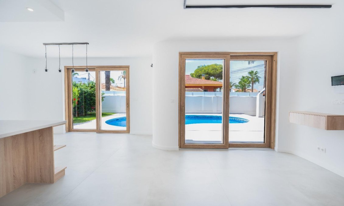 Resale - Villa -
Orihuela Costa - Cabo Roig