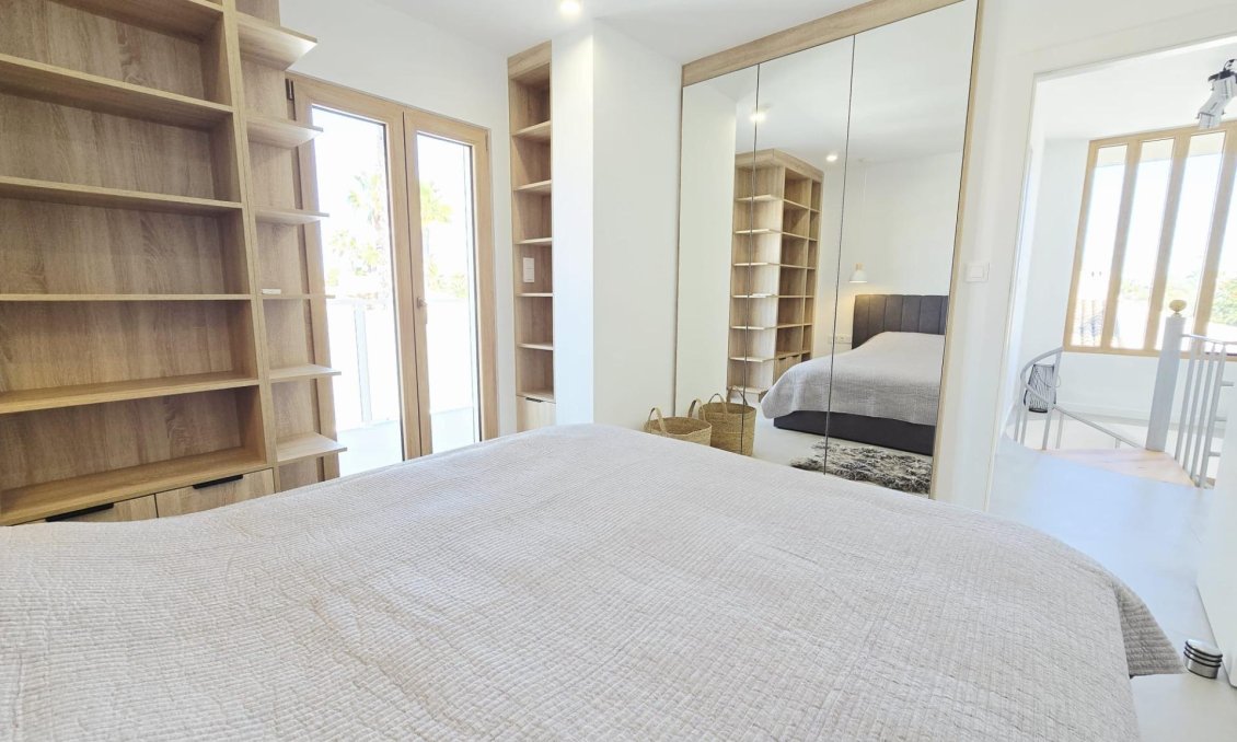 Resale - Villa -
Orihuela Costa - Cabo Roig