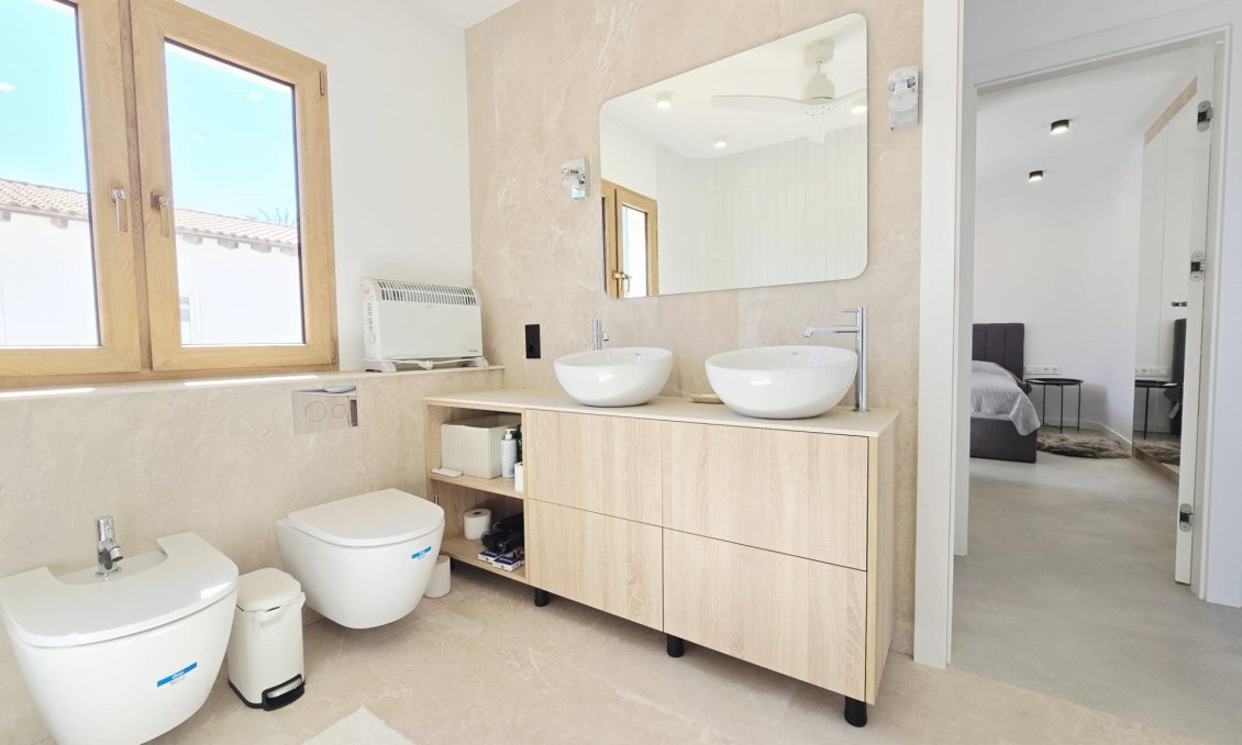 Resale - Villa -
Orihuela Costa - Cabo Roig