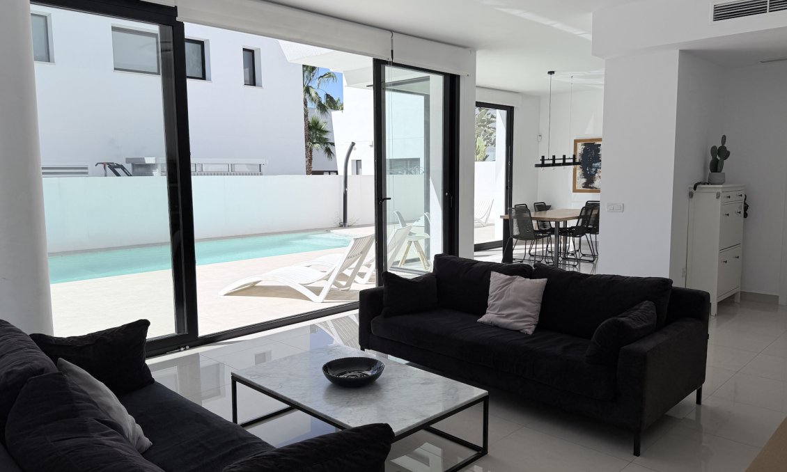 Resale - Villa -
Ciudad Quesada - Costa Blanca