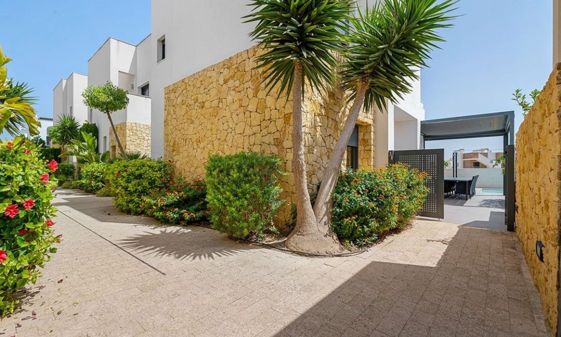 Resale - Villa -
Ciudad Quesada - Costa Blanca