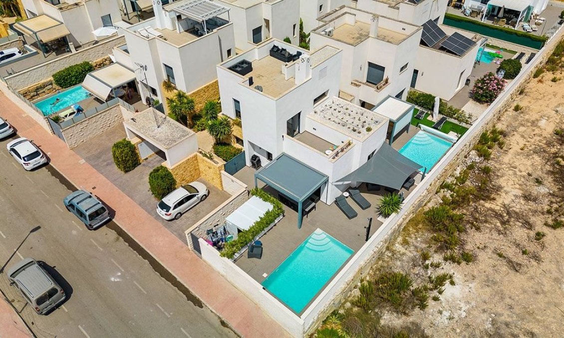 Resale - Villa -
Ciudad Quesada - Costa Blanca