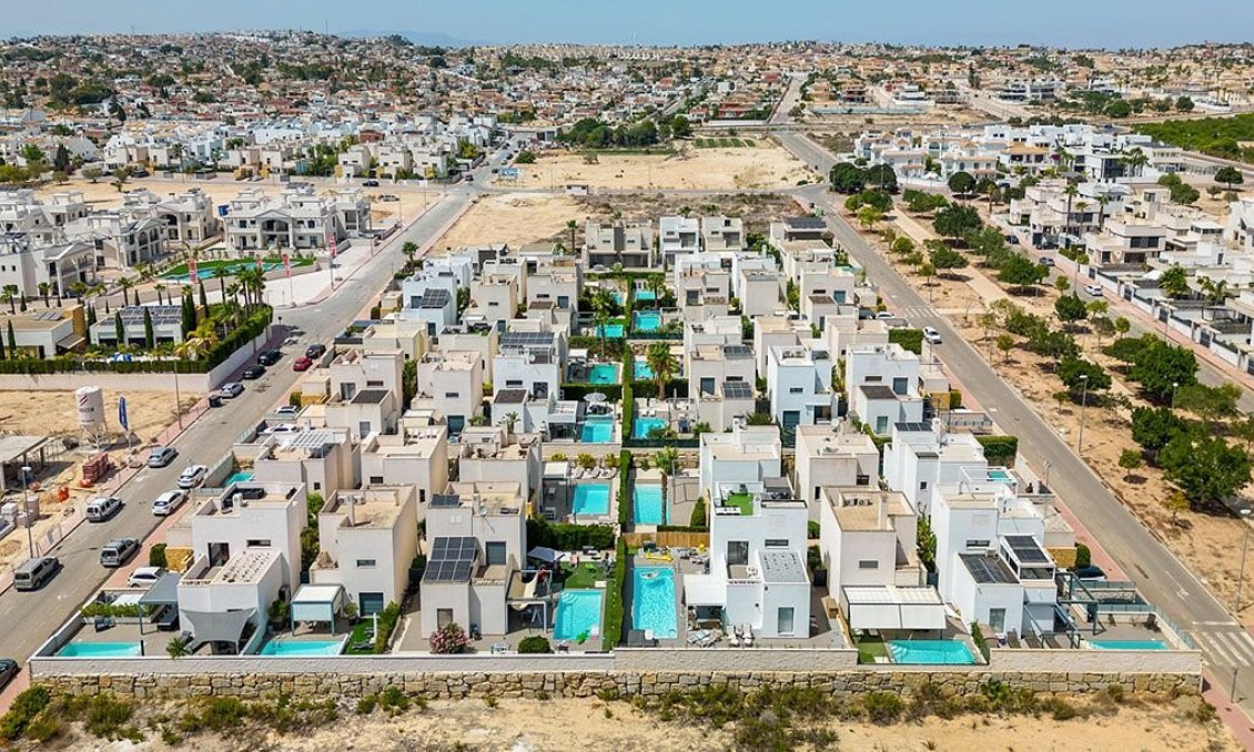 Resale - Villa -
Ciudad Quesada - Costa Blanca