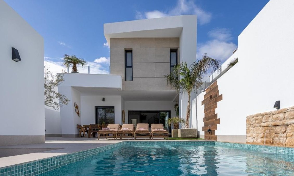 Resale - Villa -
Dolores - Costa Blanca