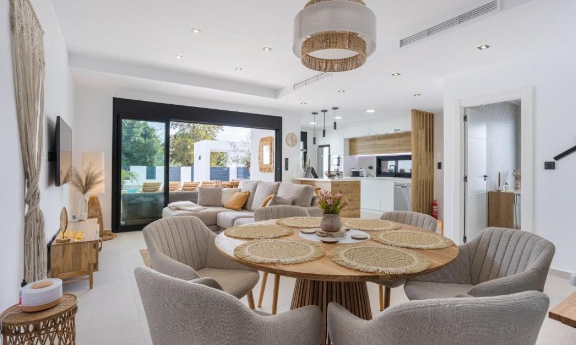 Resale - Villa -
Dolores - Costa Blanca