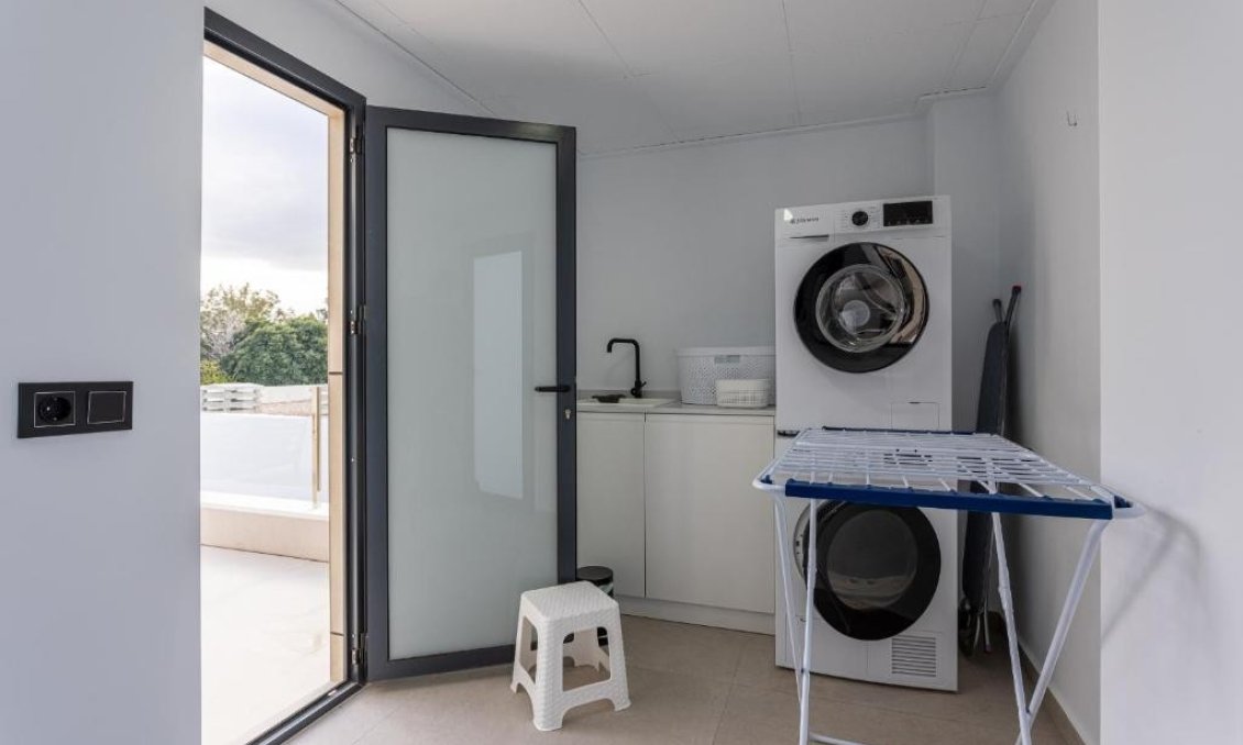 Resale - Villa -
Dolores - Costa Blanca