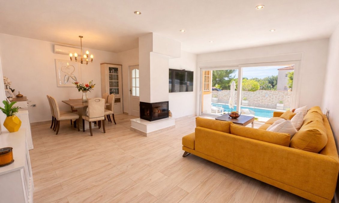 Resale - Villa -
Los Dolses - Inland