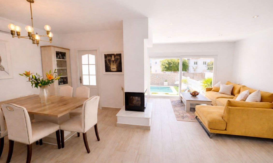 Resale - Villa -
Los Dolses - Inland