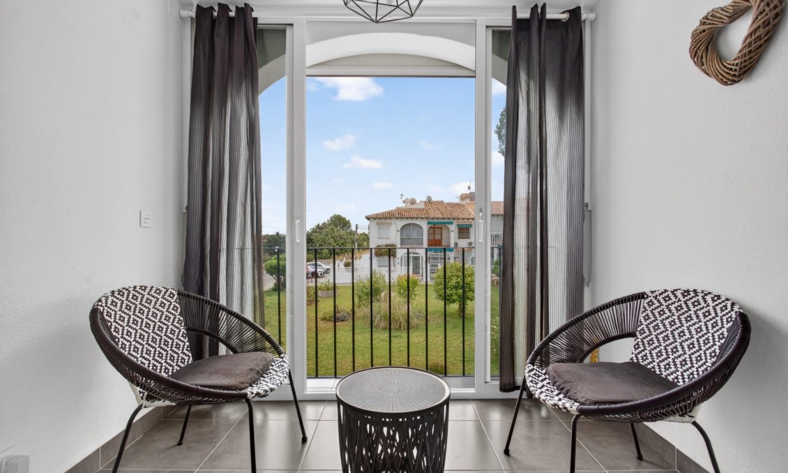 Resale - Bungalow -
Torrevieja - Costa Blanca