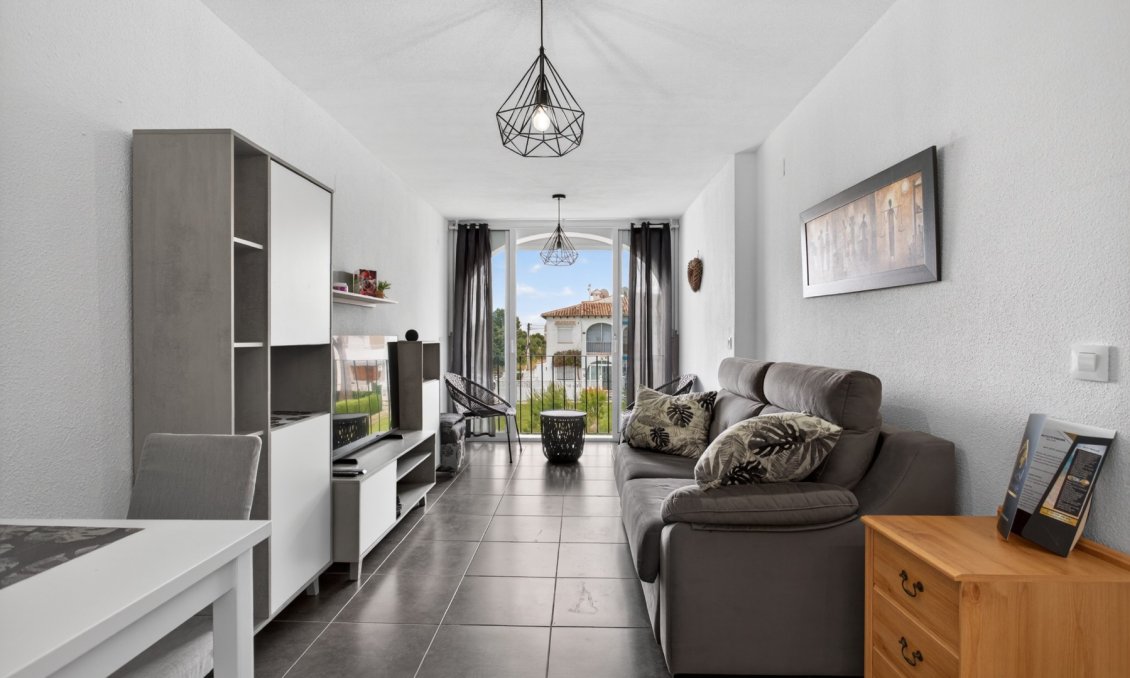 Resale - Bungalow -
Torrevieja - Costa Blanca