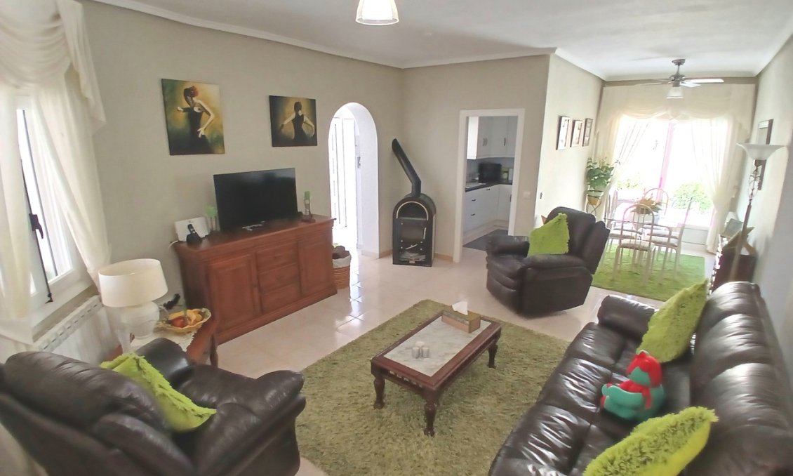 Resale - Villa -
Villamartin - Costa Blanca