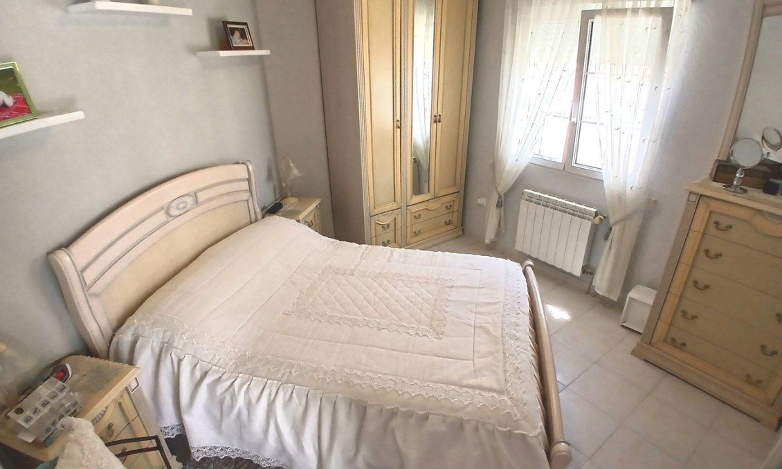 Resale - Villa -
Villamartin - Costa Blanca