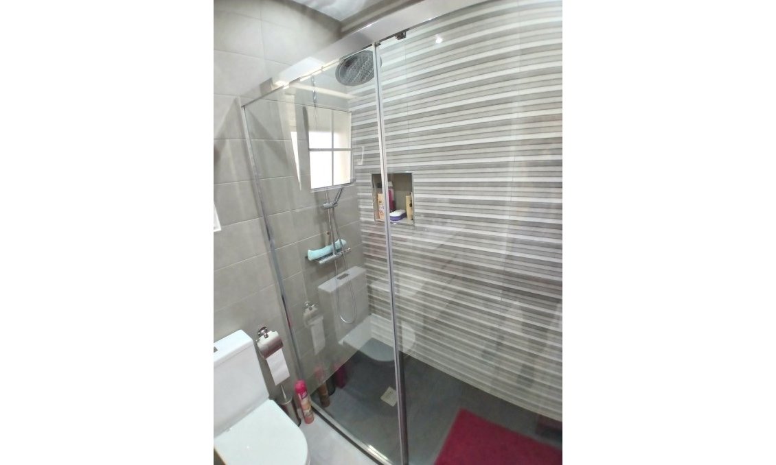 Resale - Villa -
Villamartin - Costa Blanca