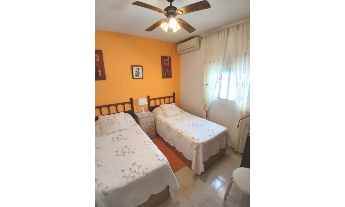 Resale - Villa -
Villamartin - Costa Blanca