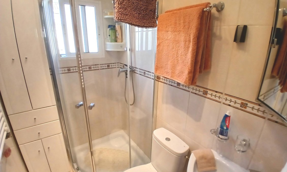 Resale - Villa -
Villamartin - Costa Blanca