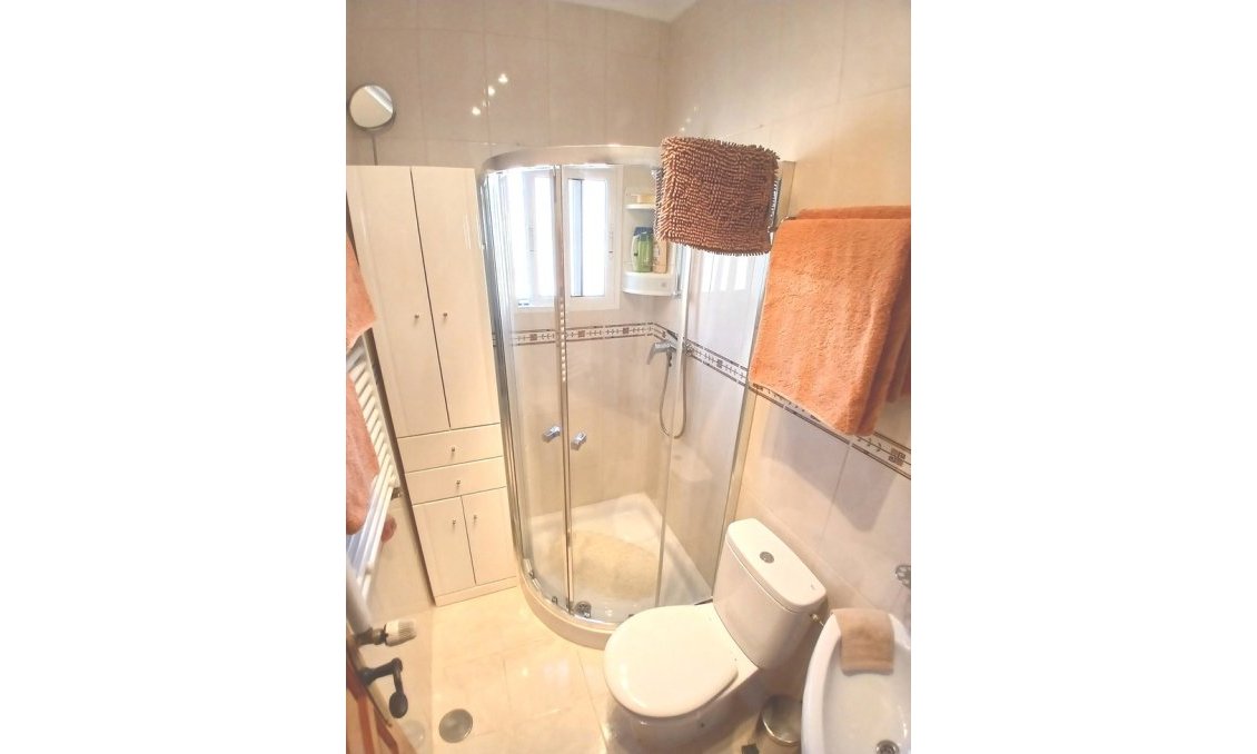 Resale - Villa -
Villamartin - Costa Blanca