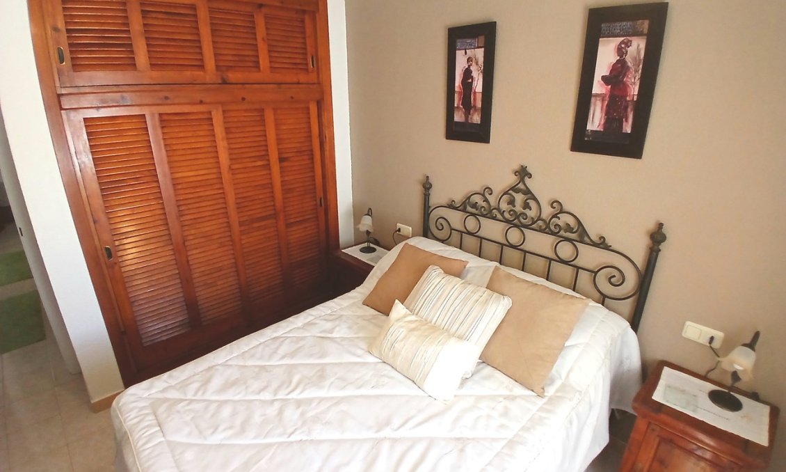 Resale - Villa -
Villamartin - Costa Blanca