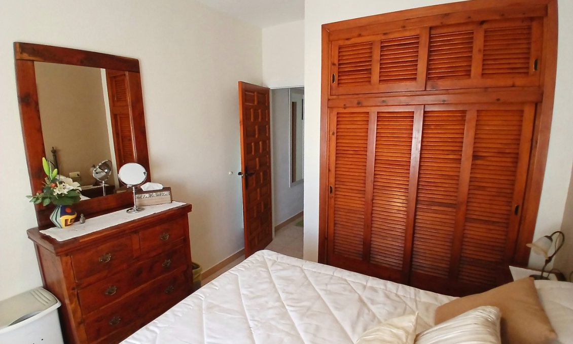 Resale - Villa -
Villamartin - Costa Blanca