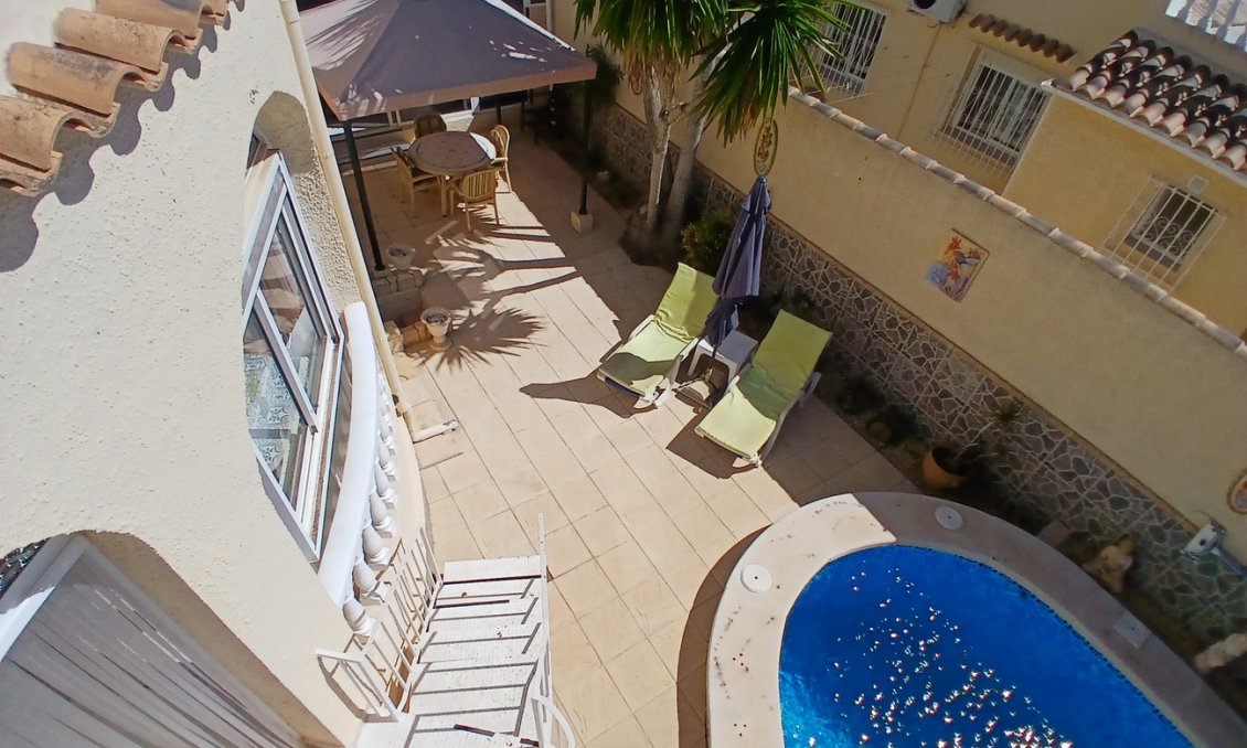 Resale - Villa -
Villamartin - Costa Blanca