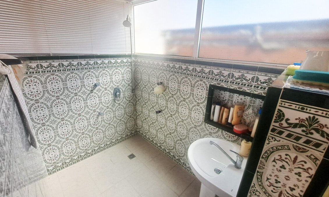 Resale - Villa -
Villamartin - Costa Blanca